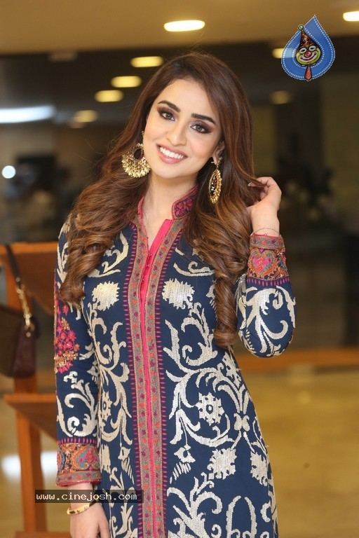 Musskan Sethi Pics - 15 / 15 photos