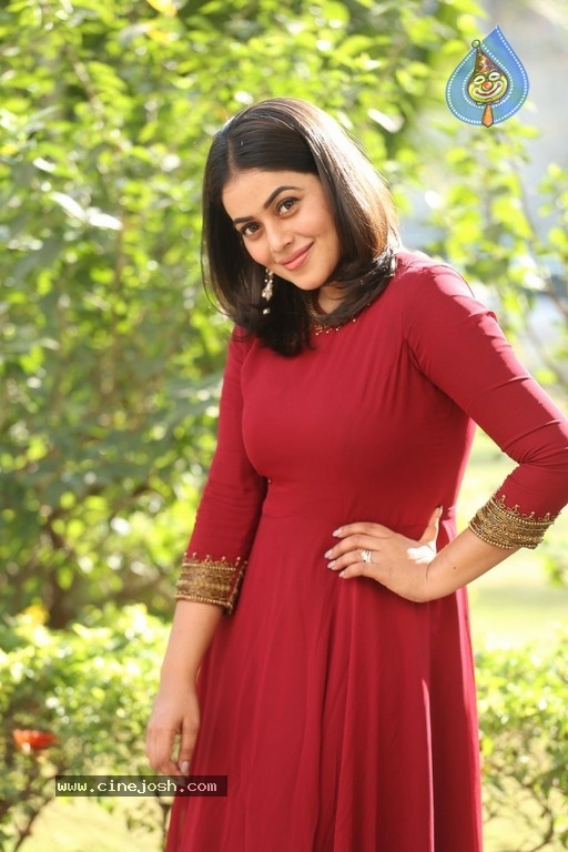 Poorna Photos - 13 / 15 photos