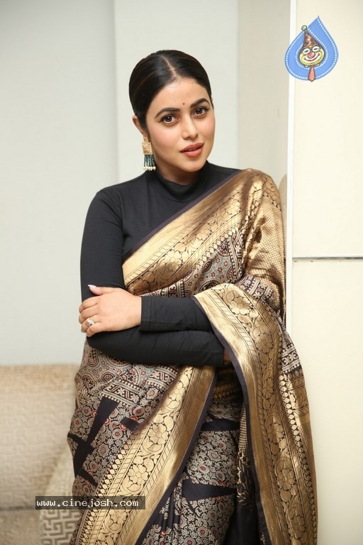 Shamna Kasim Photos - 18 / 19 photos