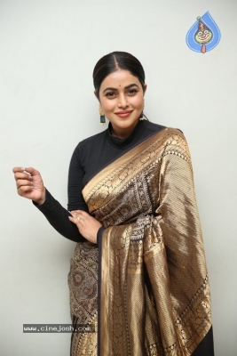 Shamna Kasim Photos - 1 of 19