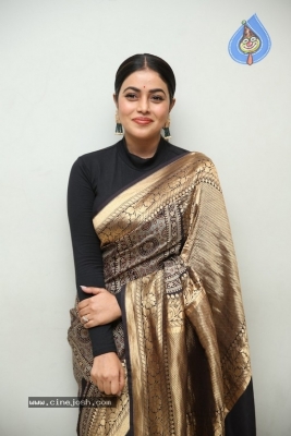 Shamna Kasim Photos - 3 of 19