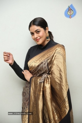 Shamna Kasim Photos - 7 of 19