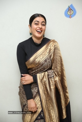 Shamna Kasim Photos - 8 of 19