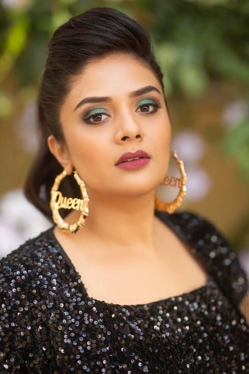 Sreemukhi Photos - 2 / 7 photos