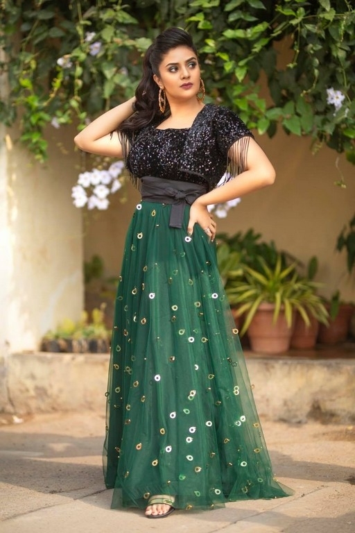 Sreemukhi Photos - 5 / 7 photos