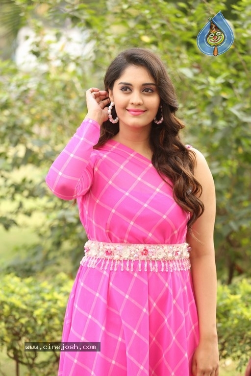 Surabhi Photos - 4 / 21 photos