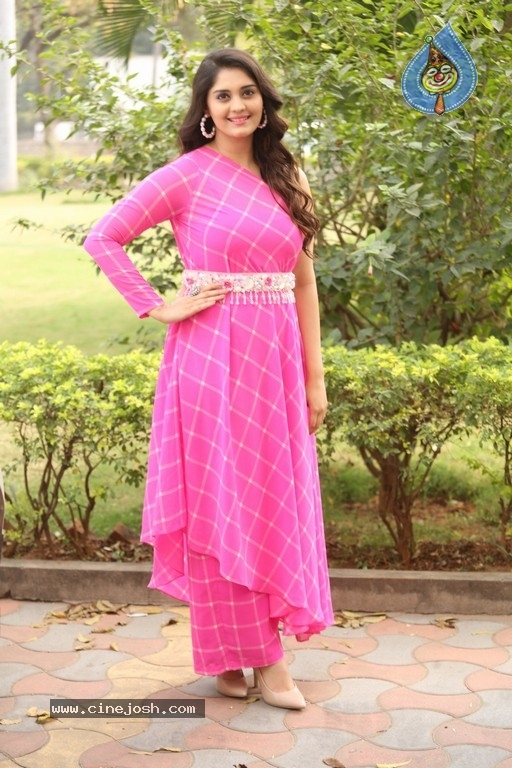 Surabhi Photos - 6 / 21 photos