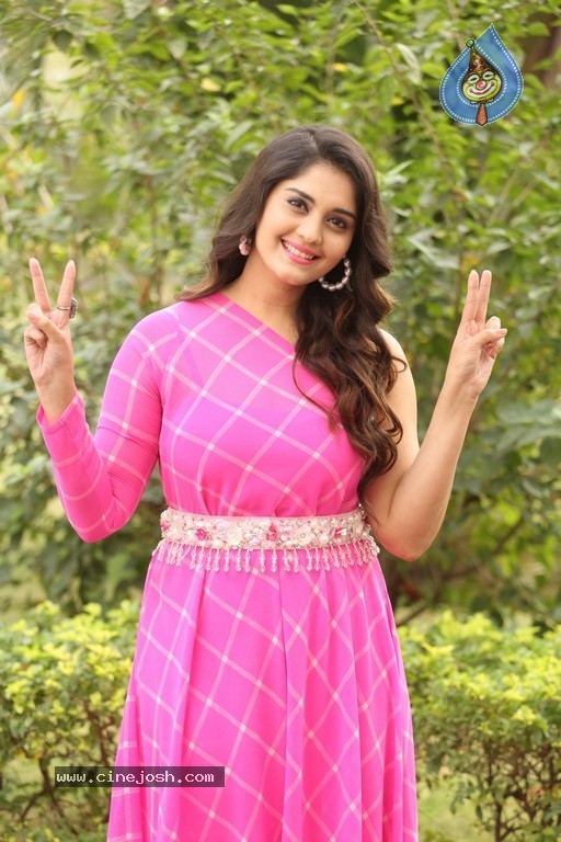 Surabhi Photos - 10 / 21 photos