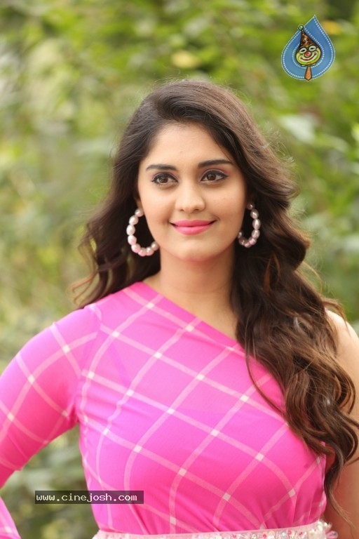 Surabhi Photos - 12 / 21 photos