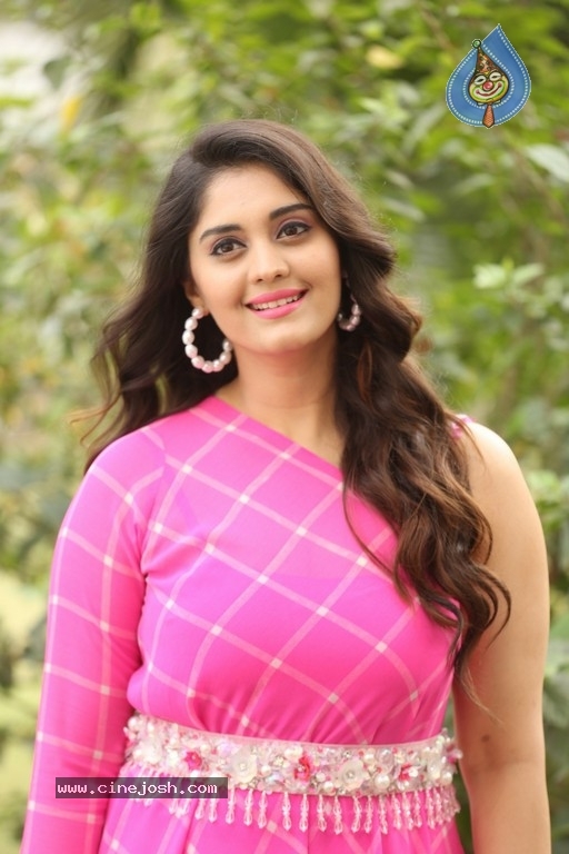 Surabhi Photos - 13 / 21 photos