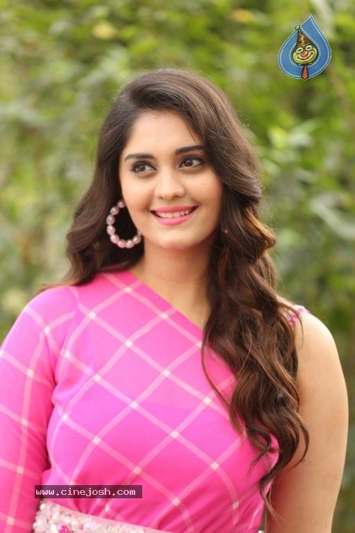 Surabhi Photos - 14 / 21 photos