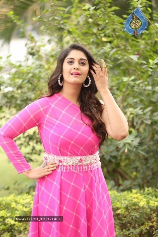 Surabhi Photos - 20 / 21 photos