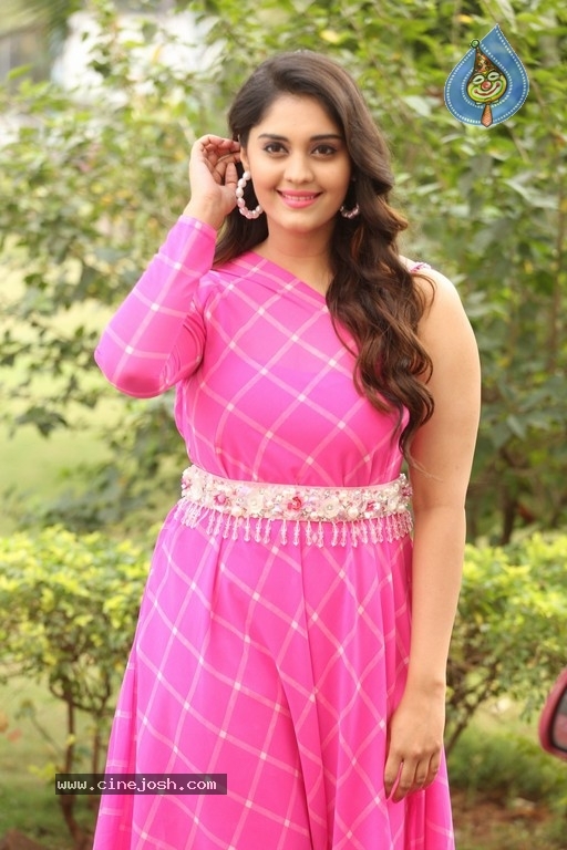 Surabhi Photos - 21 / 21 photos