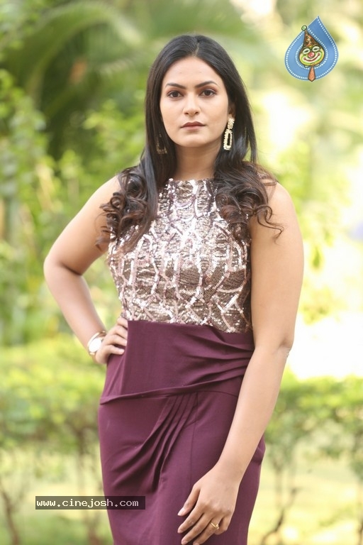 Swetha Varma Pics - 2 / 17 photos