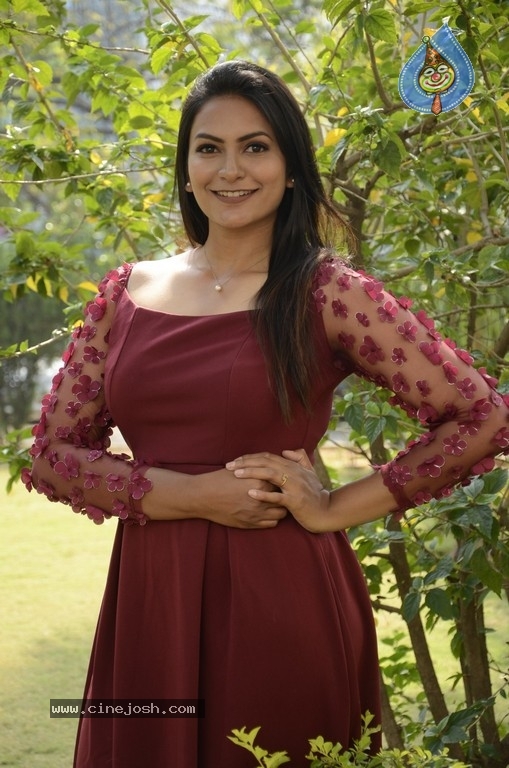 Swetha Varma Pics - 7 / 19 photos