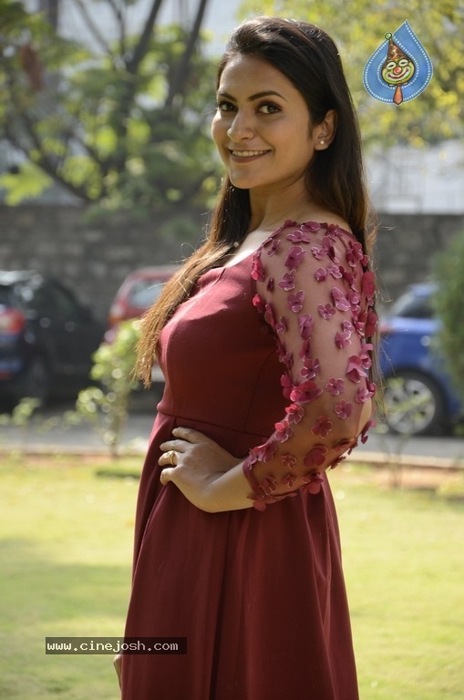 Swetha Varma Pics - 17 / 19 photos