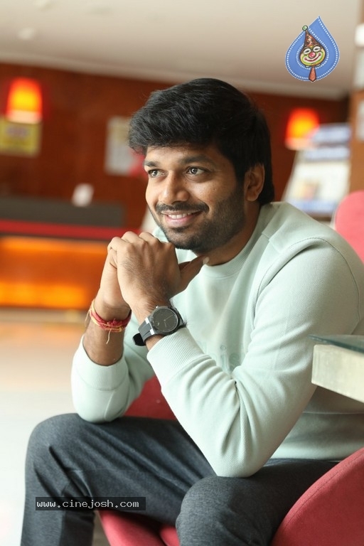 Anil Ravipudi Photos - 4 / 11 photos