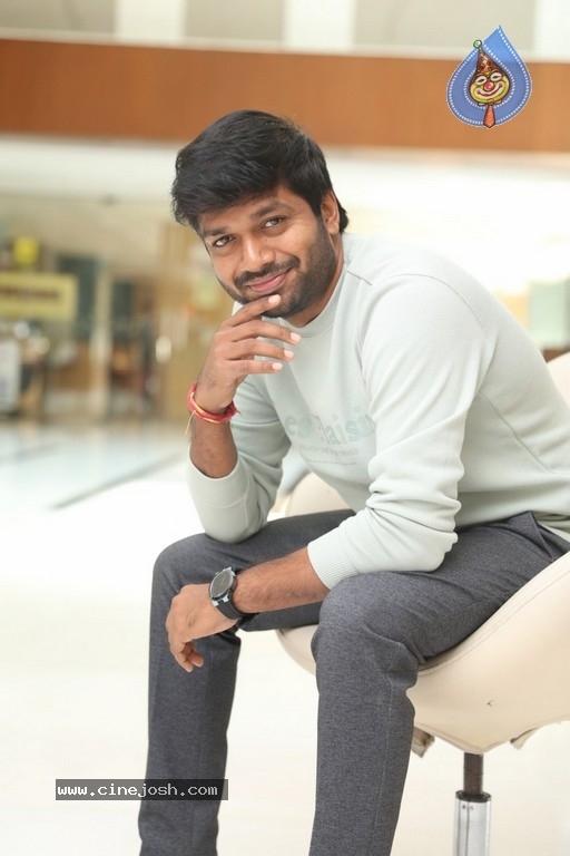 Anil Ravipudi Photos - 6 / 11 photos