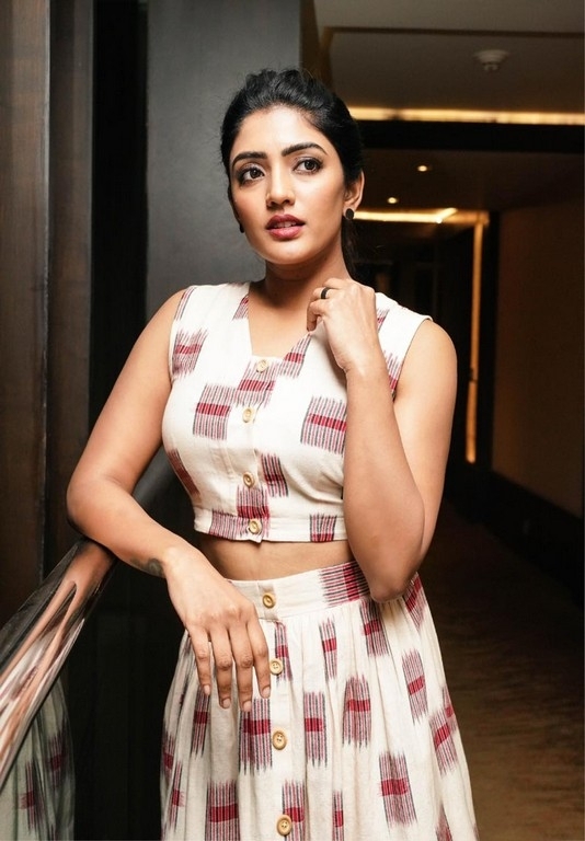 Eesha Rebba Pics - 4 / 5 photos