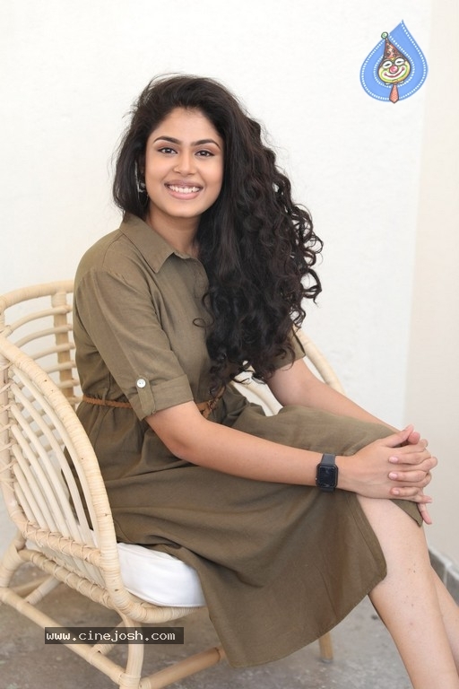 Faria Abdullah Interview Photos - 10 / 19 photos