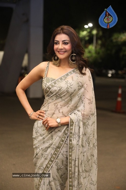 Kajal Aggarwal Pics - 18 / 19 photos