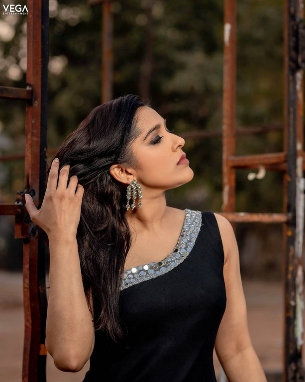 Rashmi Gautam Photos - 1 / 5 photos