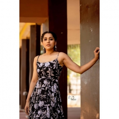 Rashmi Gautam Photos - 3 of 4