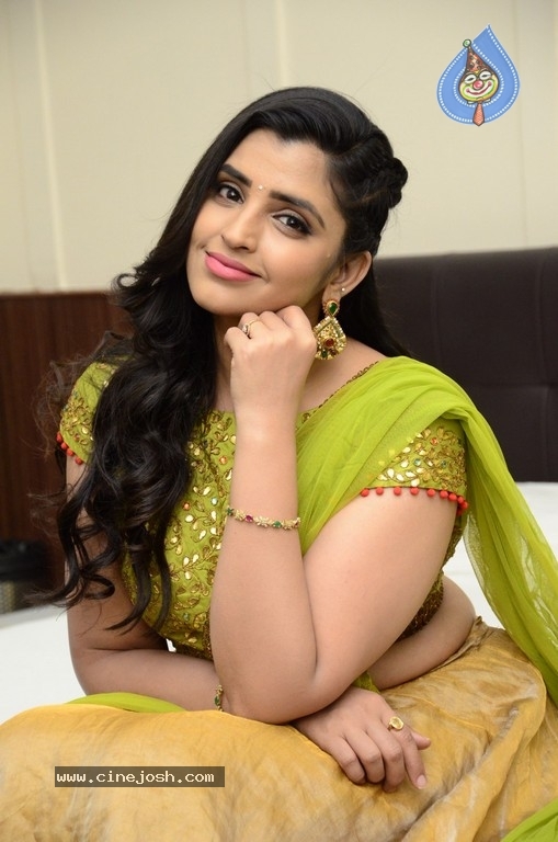 Shyamala Photos - 4 / 21 photos