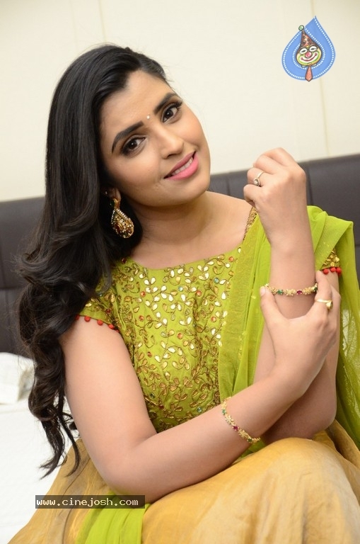 Shyamala Photos - 8 / 21 photos