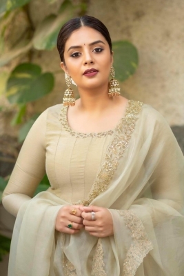 Sreemukhi Photos - 1 of 7