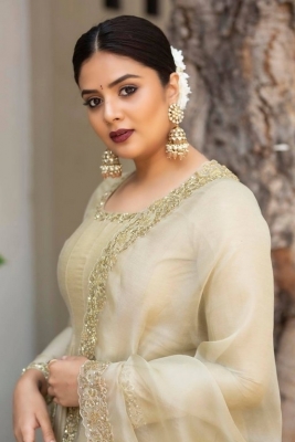 Sreemukhi Photos - 5 of 7