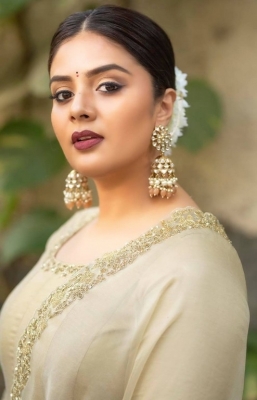 Sreemukhi Photos - 6 of 7