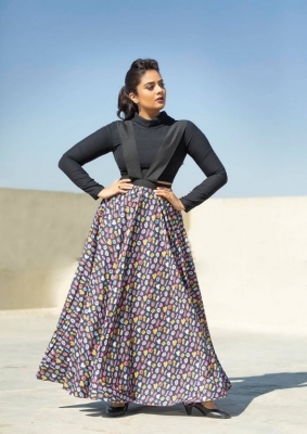 Sreemukhi Photos - 7 of 7