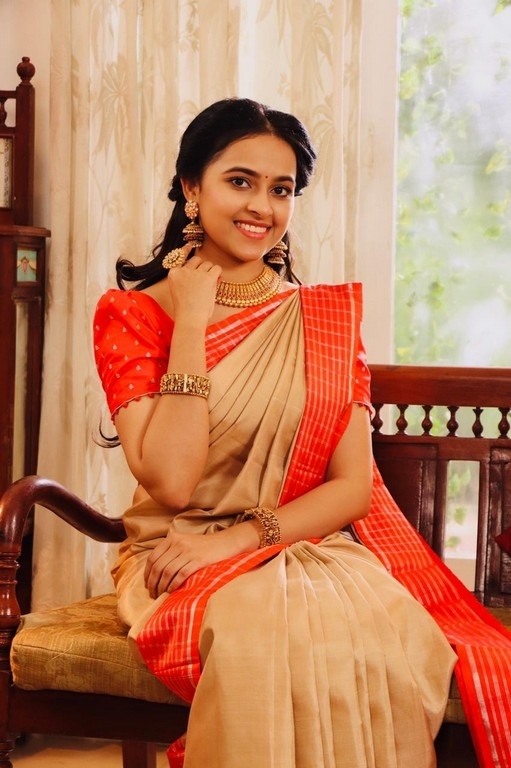 Sri Divya Photos - 1 / 3 photos