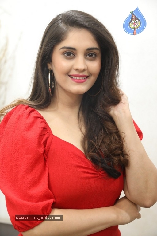 Surabhi Interview Photos - 11 / 21 photos