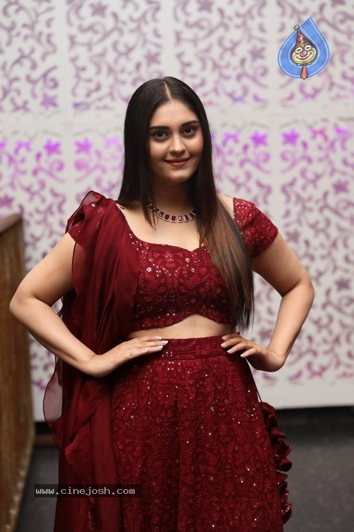 Surabhi Photos - 4 / 18 photos