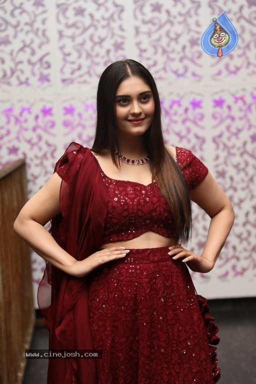 Surabhi Photos - 10 / 18 photos