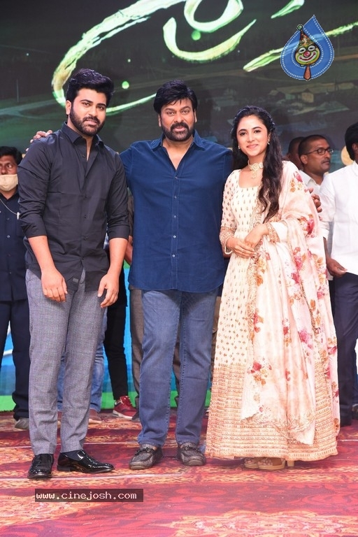 Sreekaram Pre Release Event - 21 / 42 photos