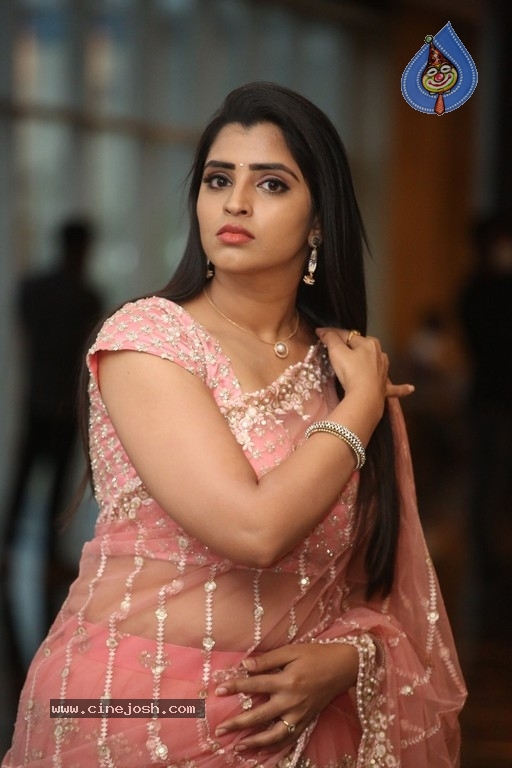 Anchor Shyamala Pics - 7 / 17 photos