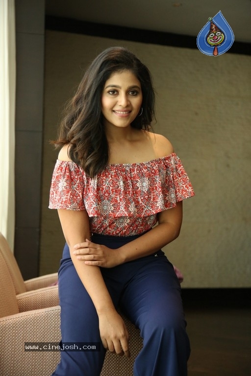 Anjali Interview Photos - 2 / 21 photos