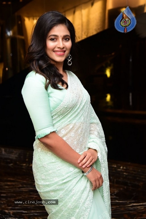 Anjali Photos - 10 / 21 photos