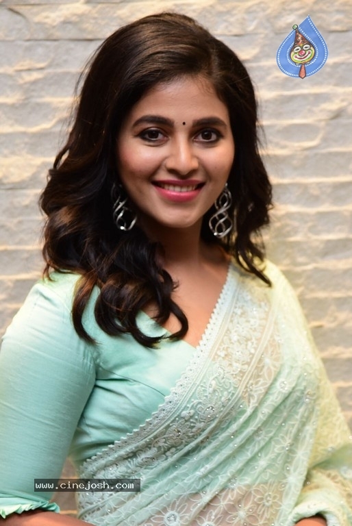 Anjali Photos - 15 / 21 photos