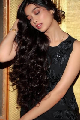 Digangana Suryavanshi - 1 of 4