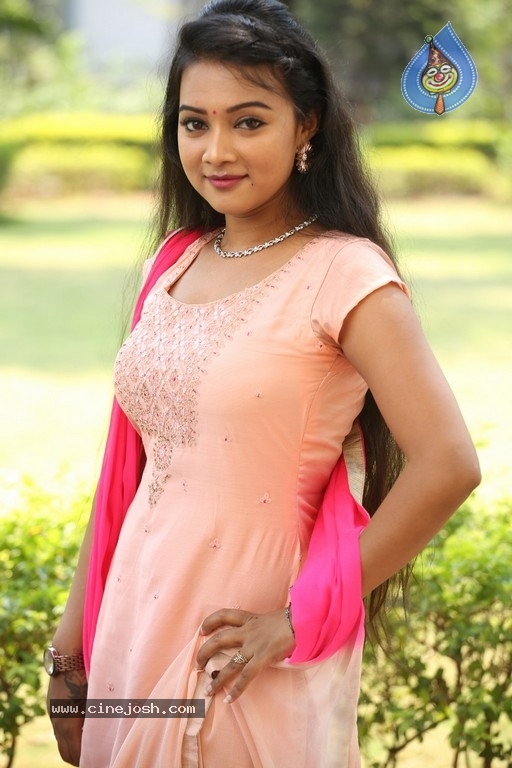 Nainisha Pics - 2 / 14 photos