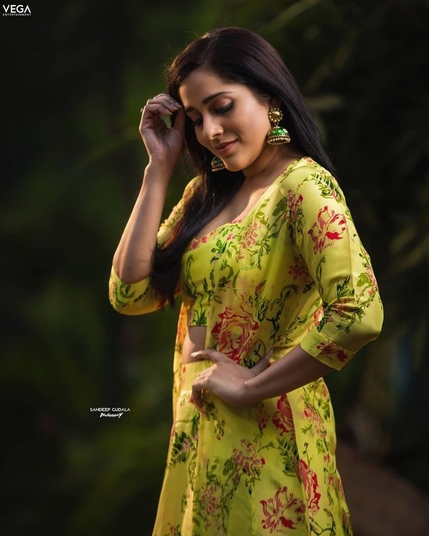 Rashmi Gautam Photos - 1 / 5 photos