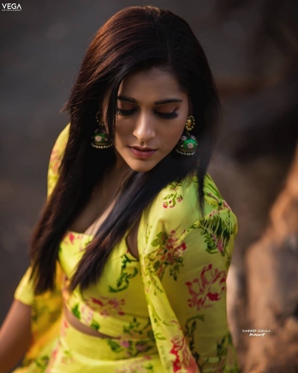 Rashmi Gautam Photos - 5 / 5 photos