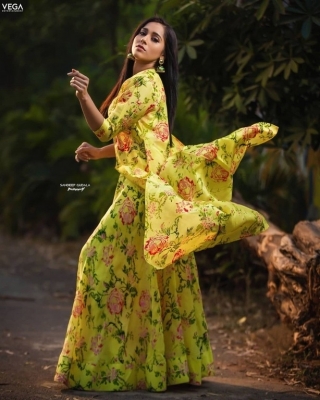 Rashmi Gautam Photos - 2 of 5