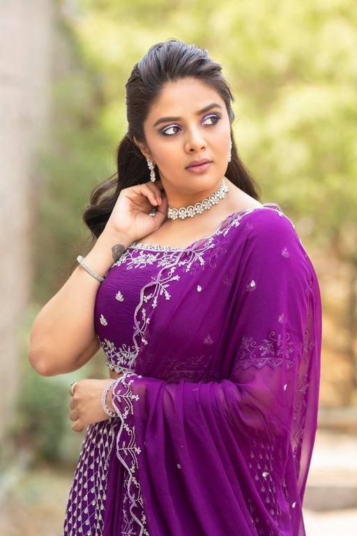 Sreemukhi Photos - 1 / 11 photos