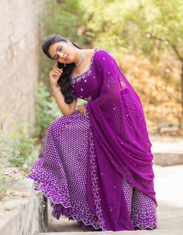 Sreemukhi Photos - 7 / 11 photos