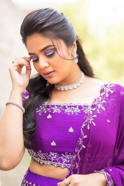 Sreemukhi Photos - 10 / 11 photos